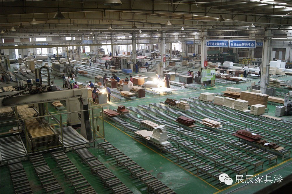 致力于客戶成功 展辰家具漆專業(yè)培訓(xùn)團(tuán)隊(duì)走進(jìn)黎明家具